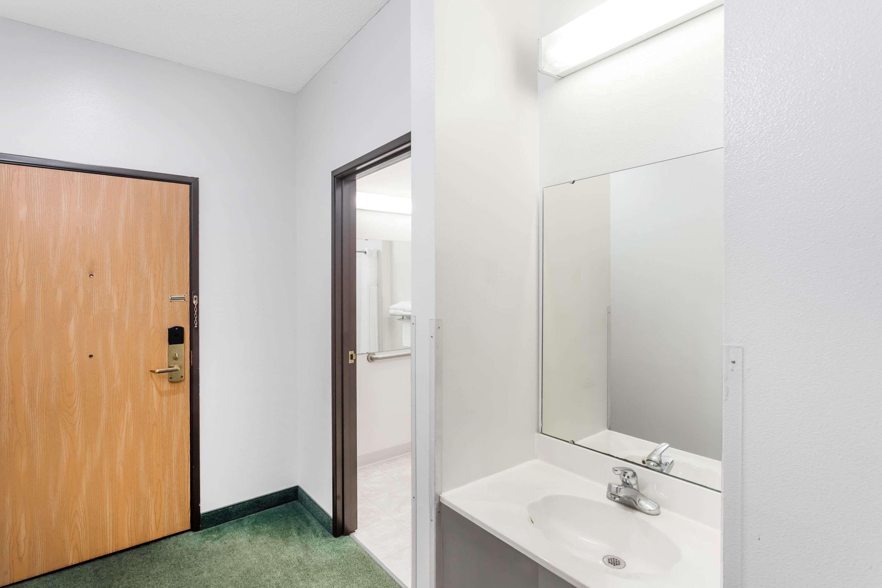 Days By Wyndham Hotel 2*