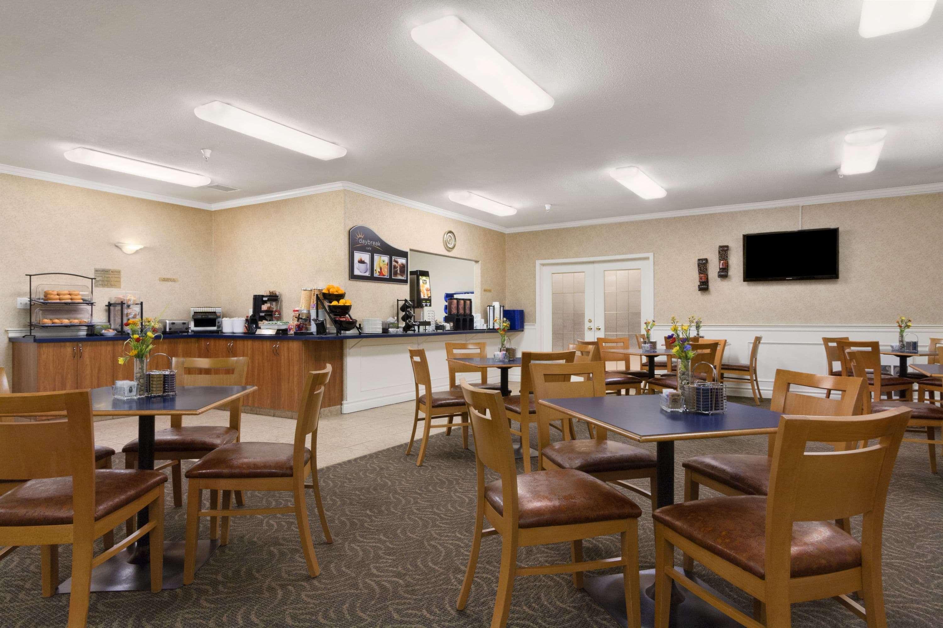 Days By Wyndham Hotel Saskatoon