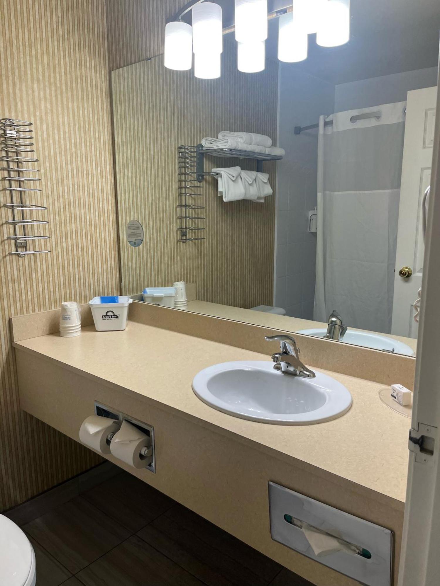 Days By Wyndham Hotel
